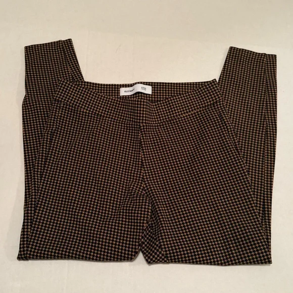 Old Navy High-Waisted Stevie Houndstooth Printed Ponte-Knit Pants - Picture 9 of 10